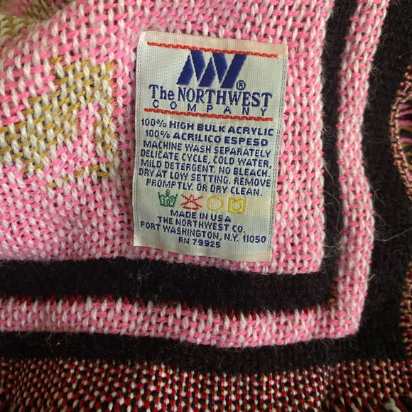 Barbie Throw Blanket - Picture 3 of 3